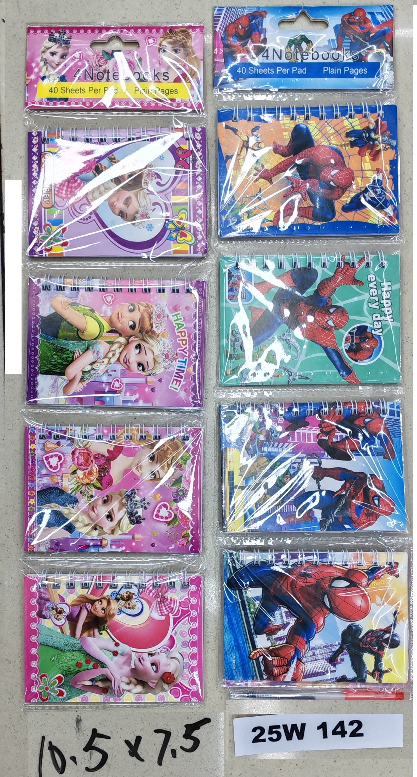 W142 - DISNEY MINI BOOK SET with pen. (10.5X7.5CM)