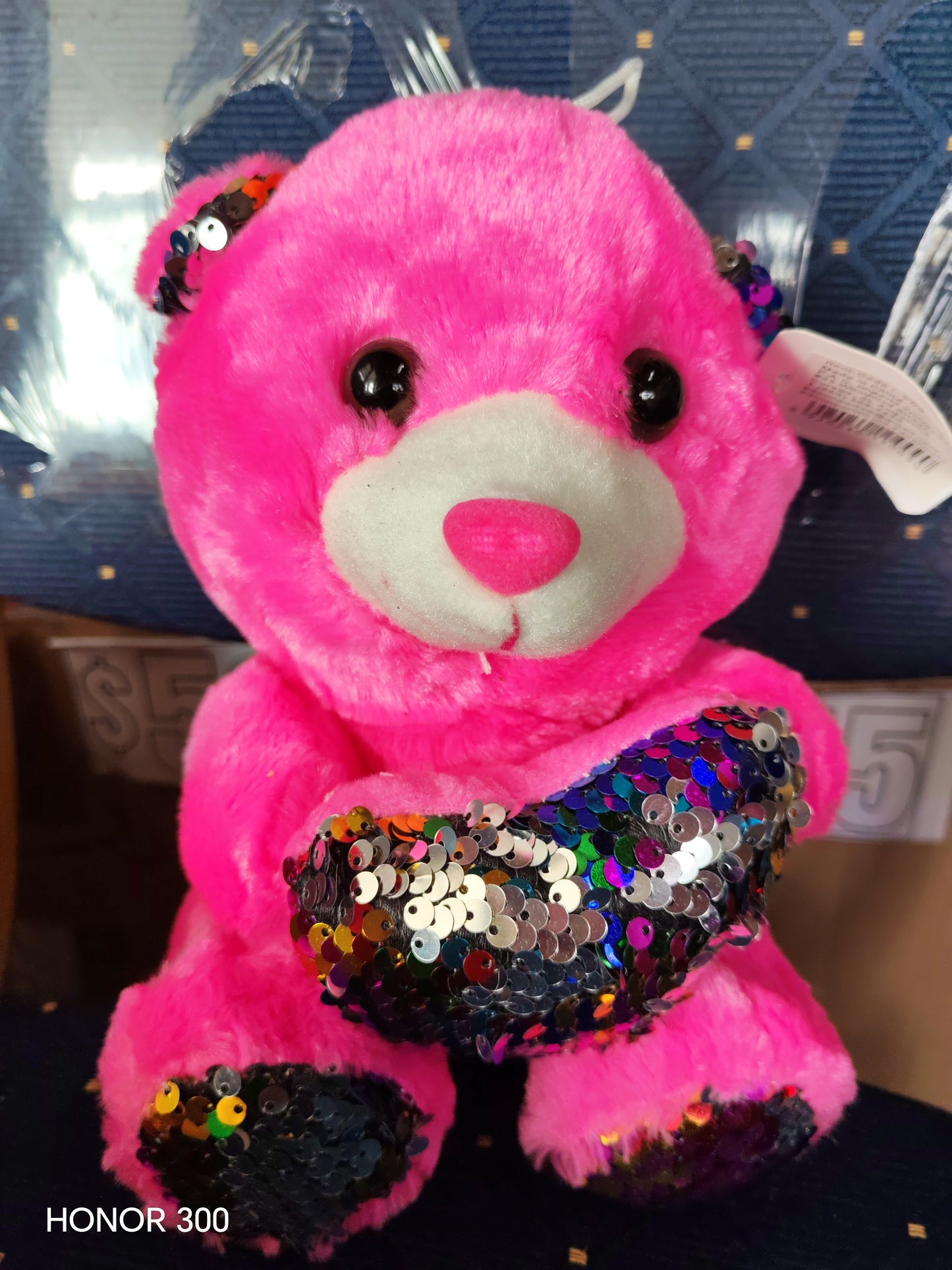 V09 - TEDDY WITH GLITTER HEART - DARK PINK