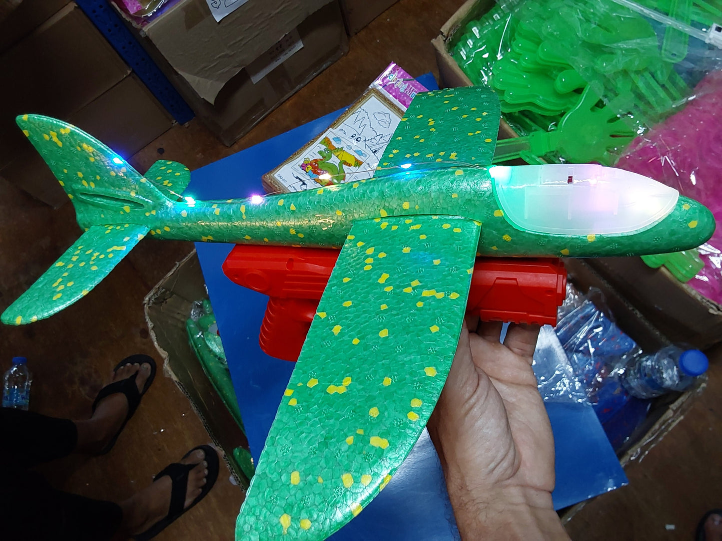 V381 - LED PLANE SET DIY (2)