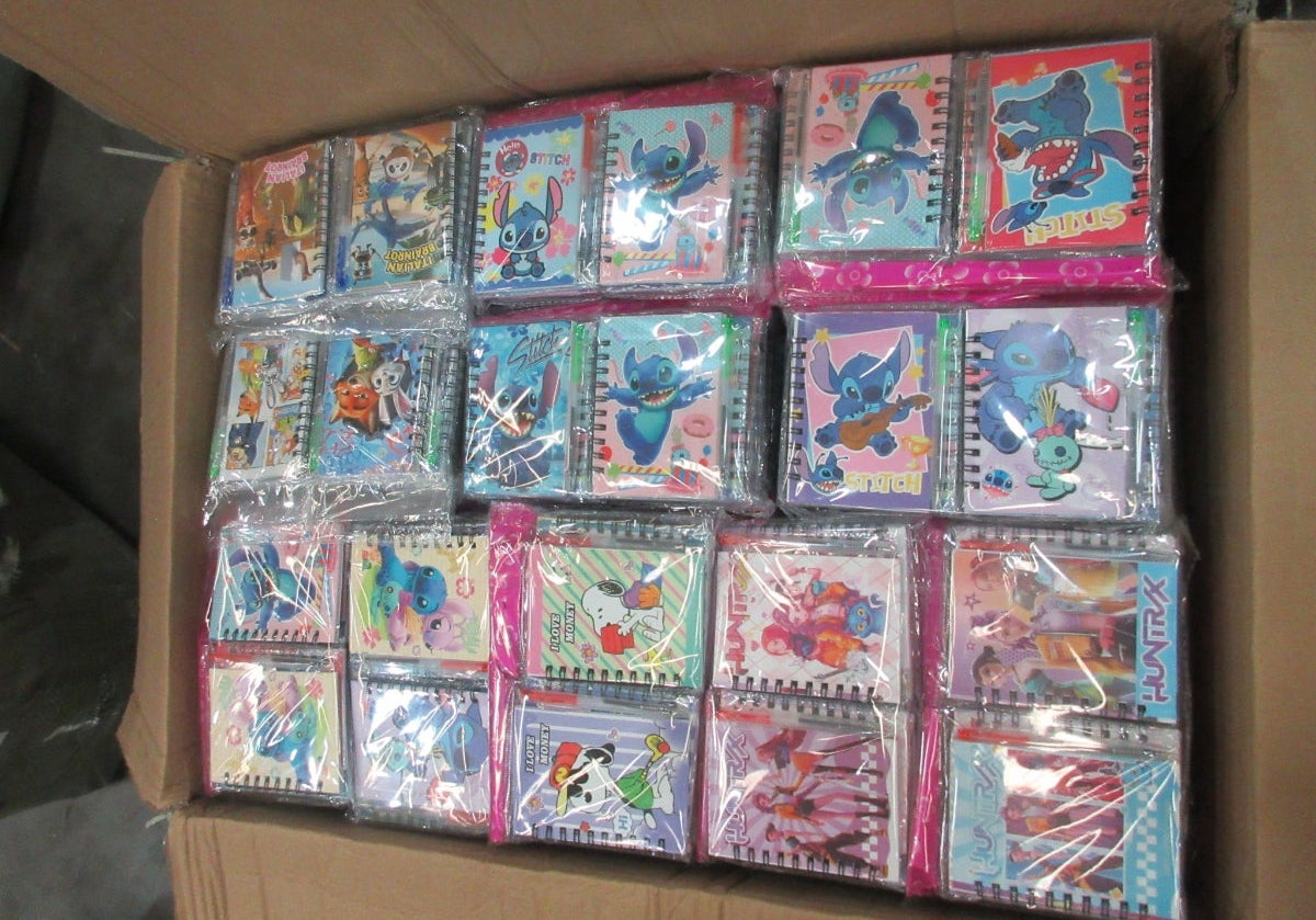 E155- Mini Disney note books/pen