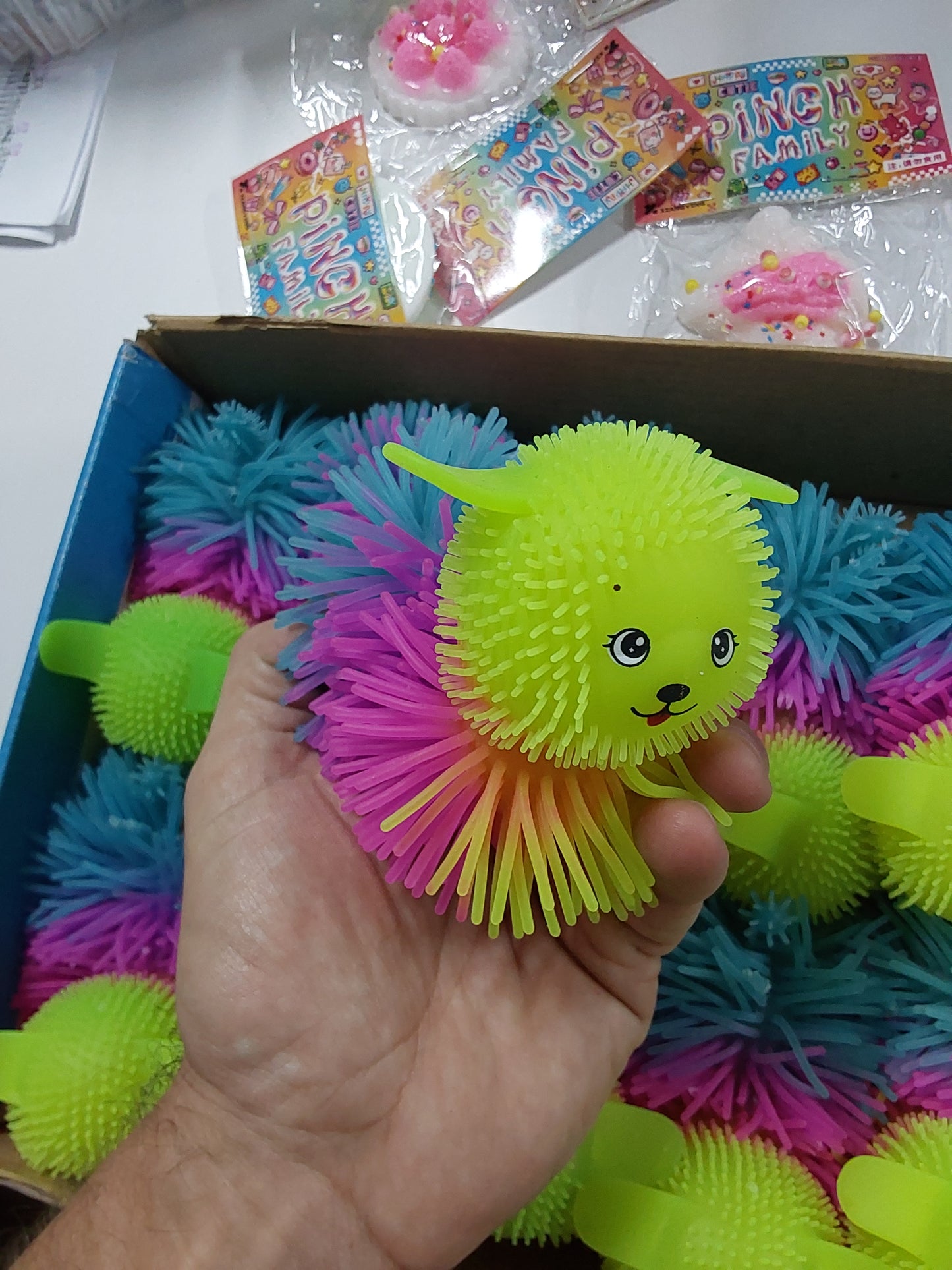 V206 - SQUISHY DOG LED