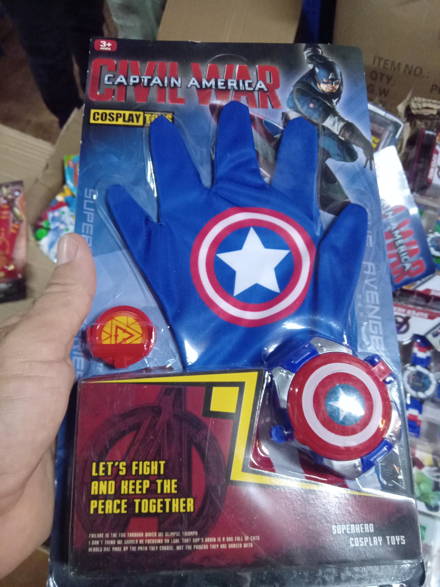 VD252 - AVENGERS SHOOT GLOVE CAP AMERICA