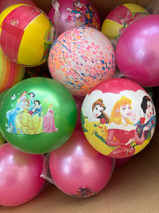 VD154 - DISNEY BEACH BALL BLOWN UP