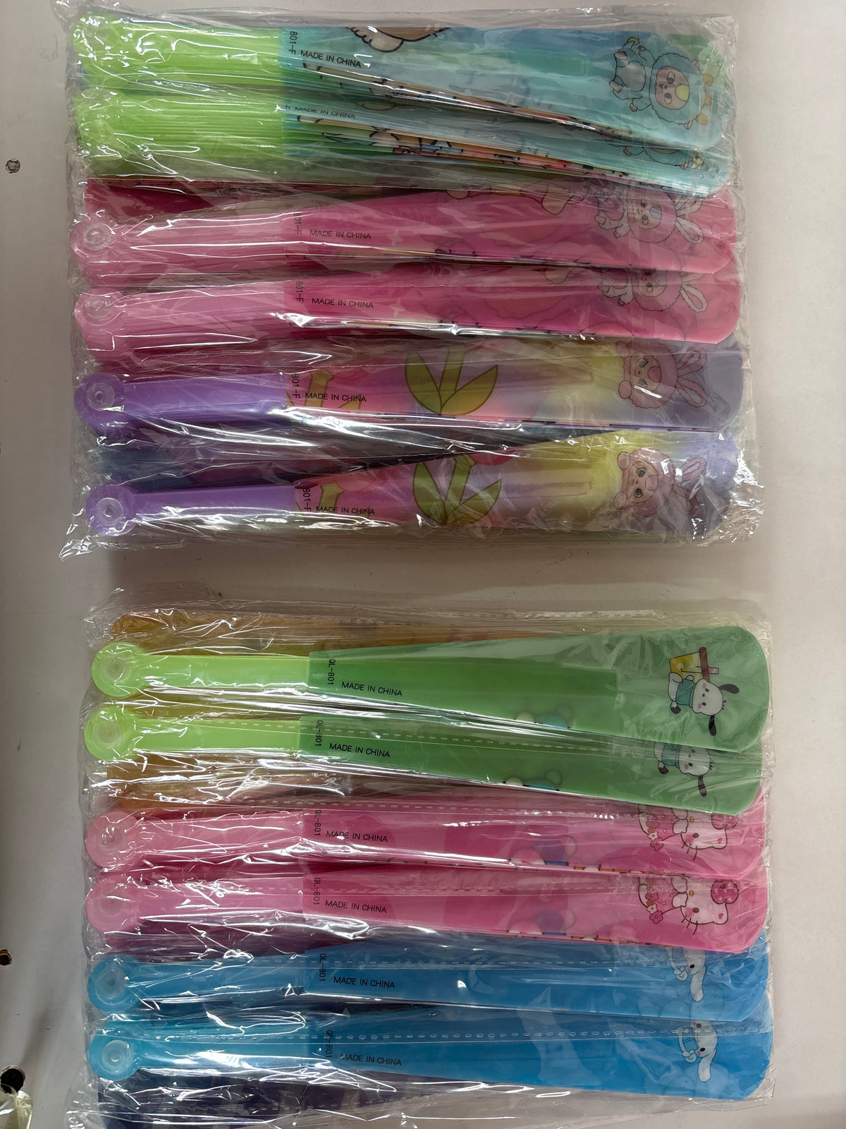 E96 - Cartoon 7 Ribs Folding Fans