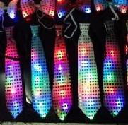 W17- LIGHTING TIE WITH LED