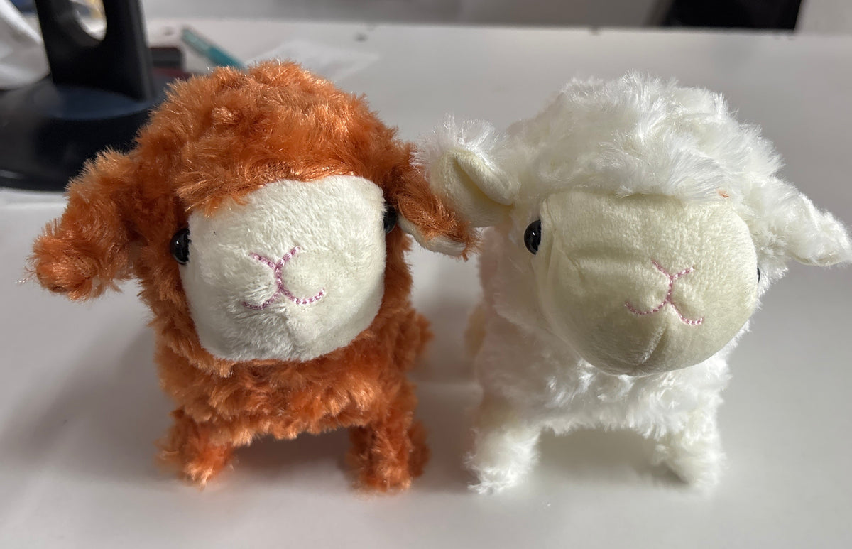 E400- WALKING SHEEP TOY