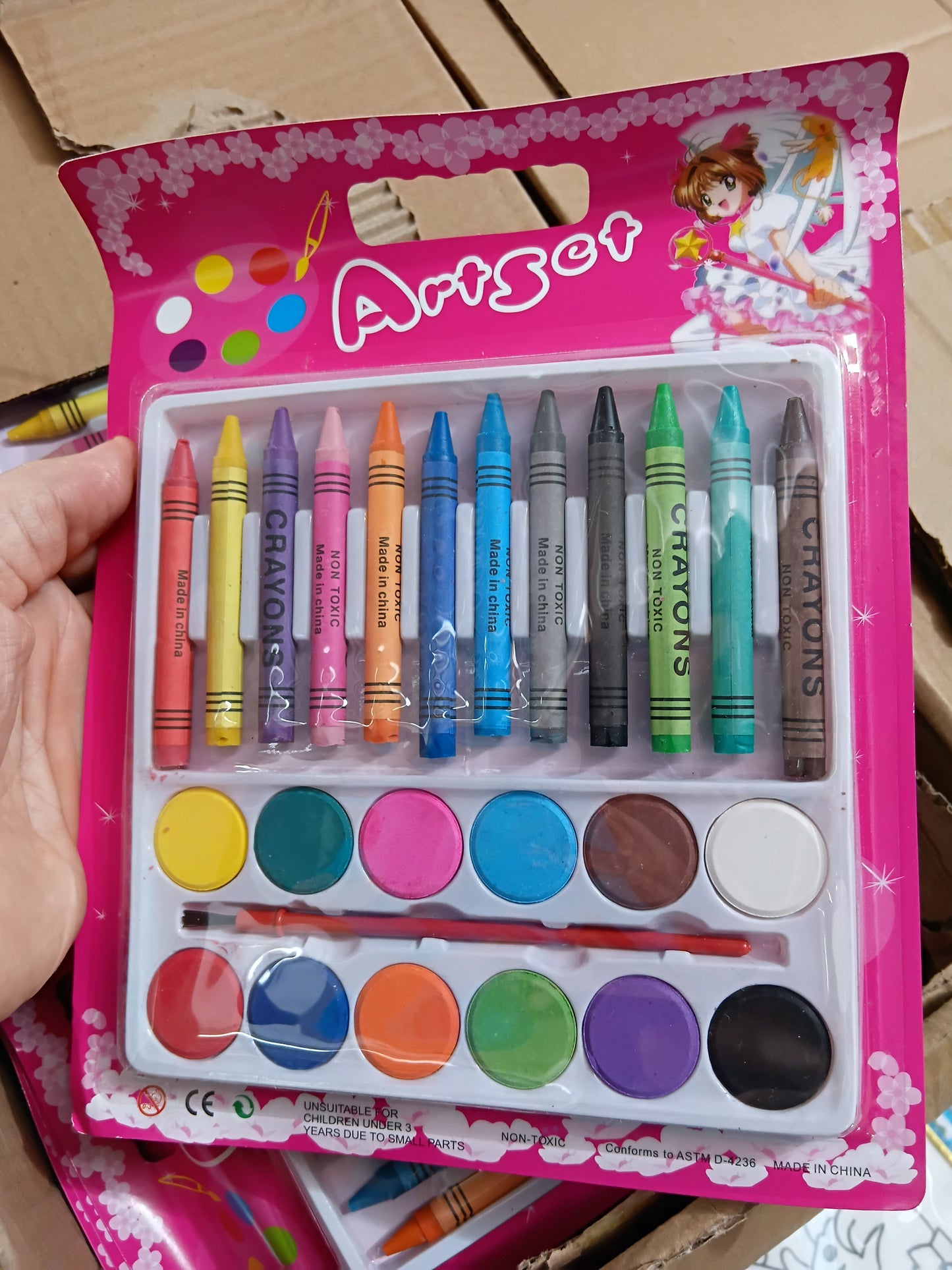 W167 - ART SET CRAYON AND PAINT