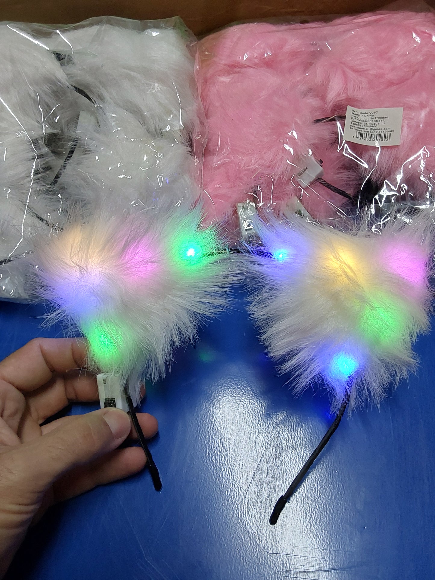 V282 - FLUFFY KITTY EARS WITH LED