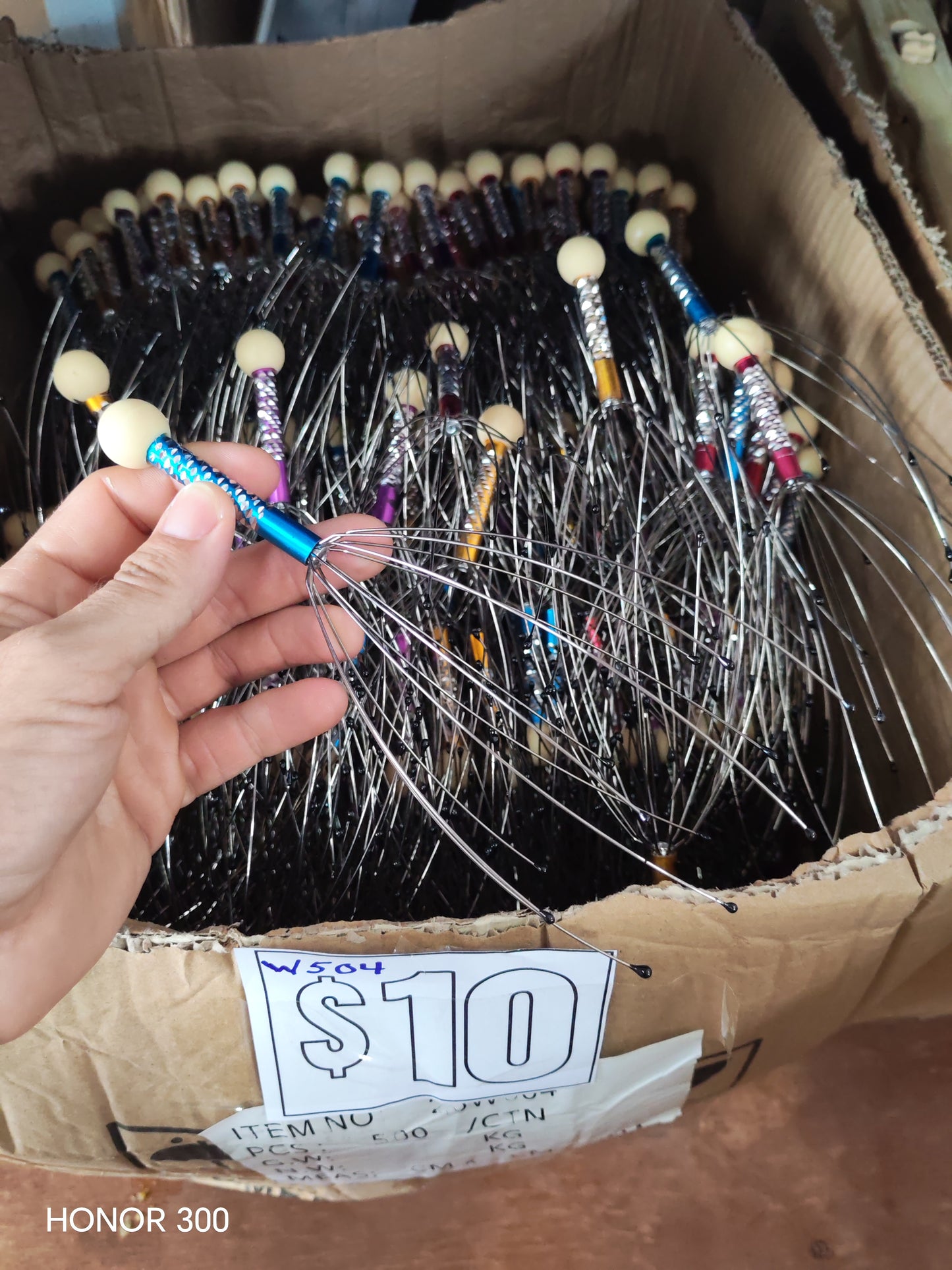 W504 - HEAD MASSAGE TOOL