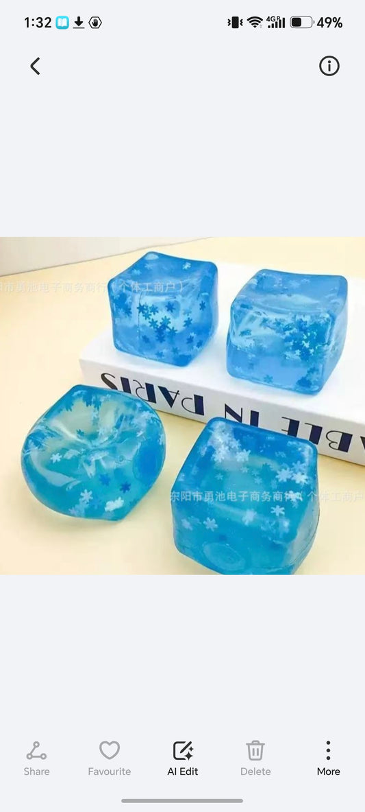 E192- IceCube Squishy(12PCs box$180)