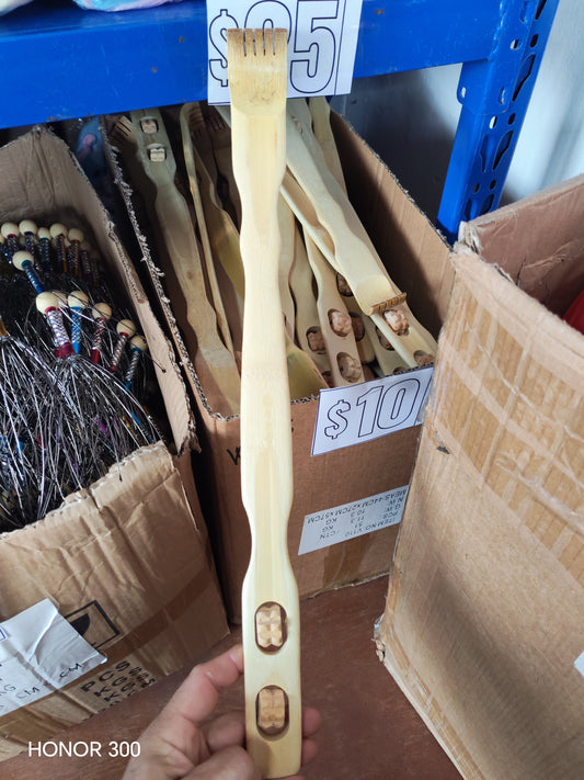 W503-BACK SCRATCHER WOODEN