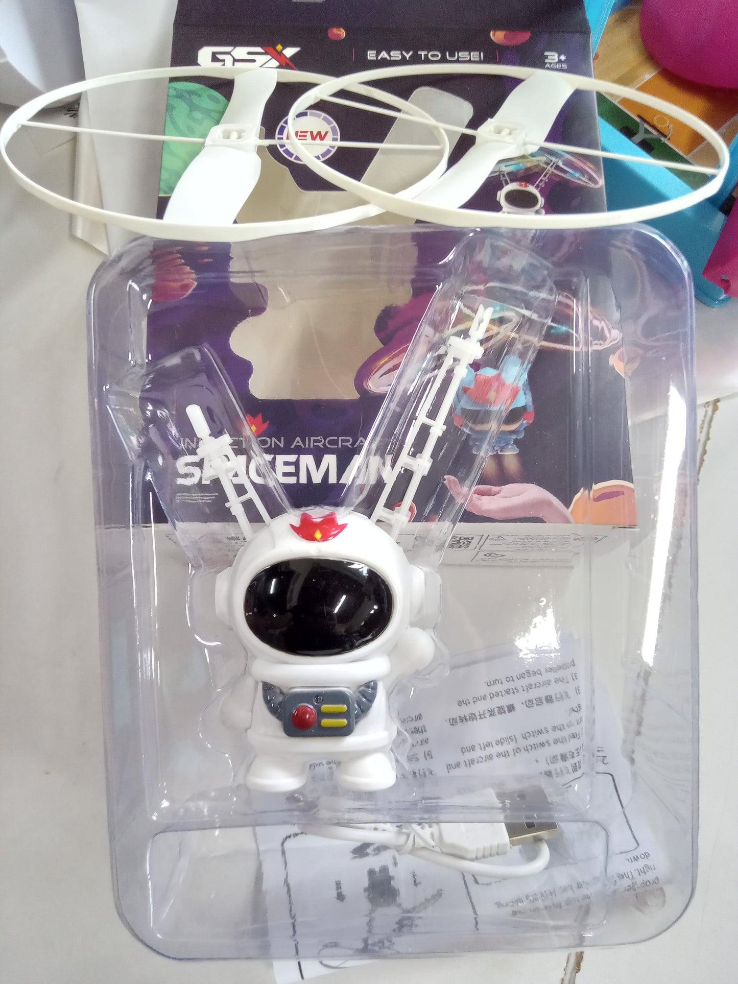 V52 - SPACEMAN HOVER TOY