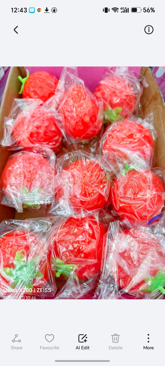 E187- Strawberry Squishy(12PCs box $120)
