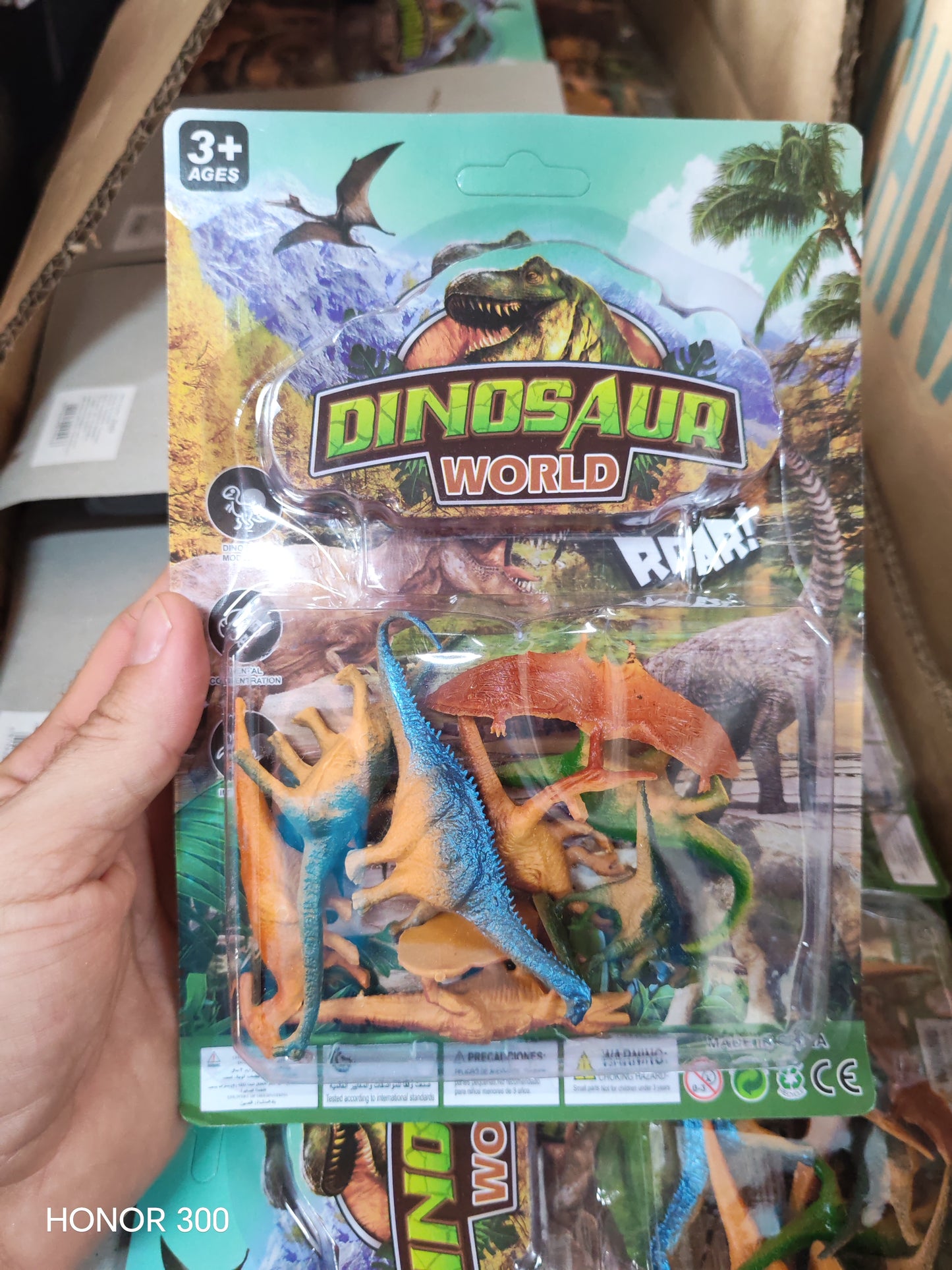 W62- DINO FIGUREENS (PACK)