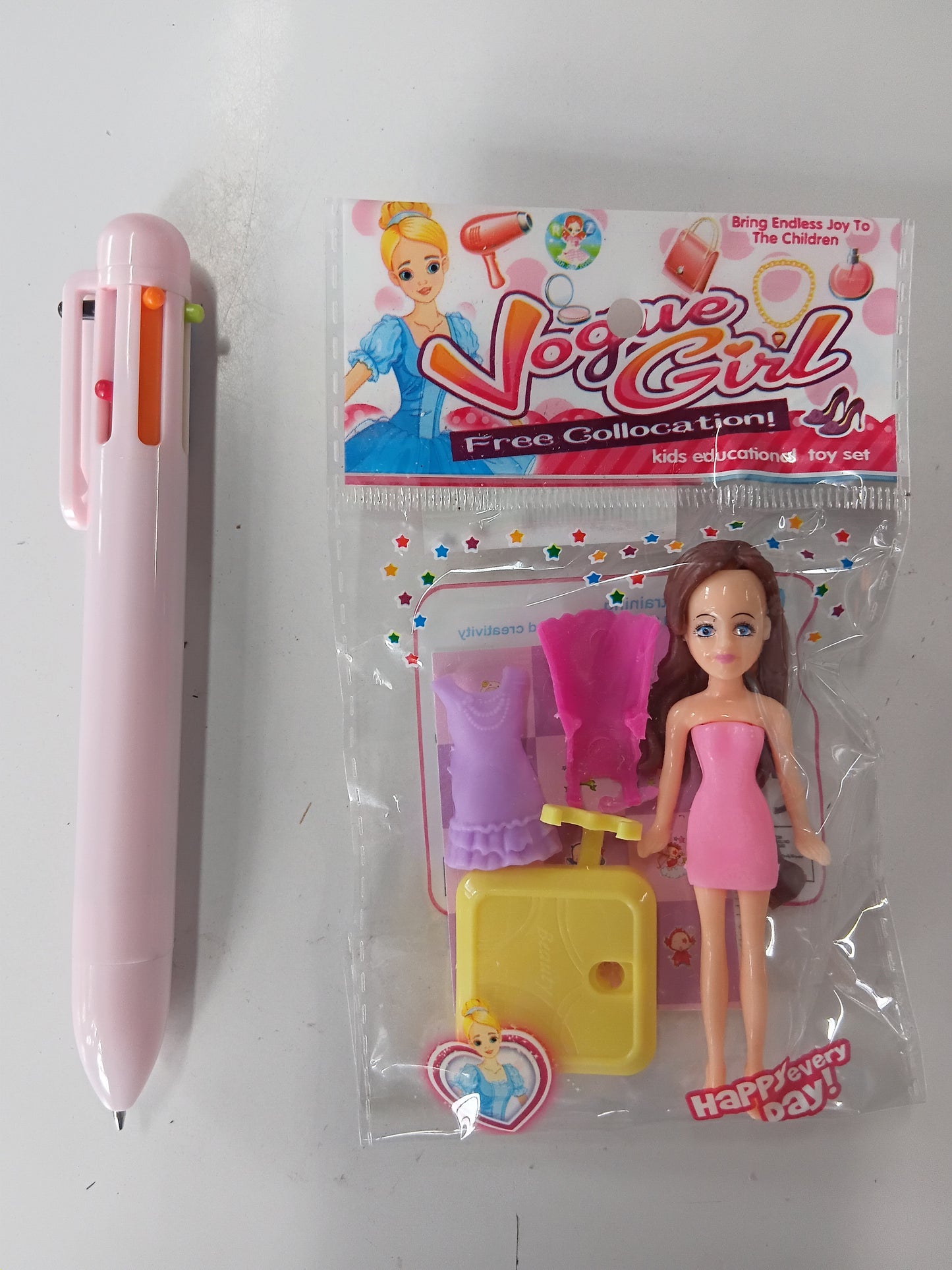 V39 - MINI CLIP DOLL SET
