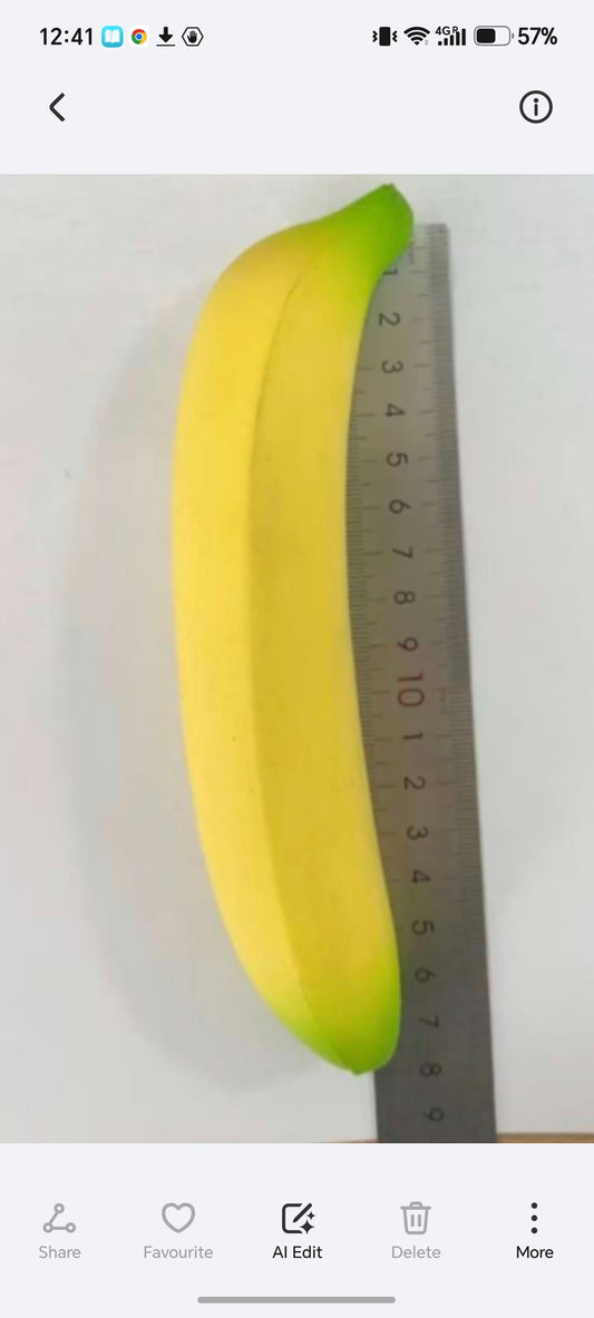E159-Banana Squishy