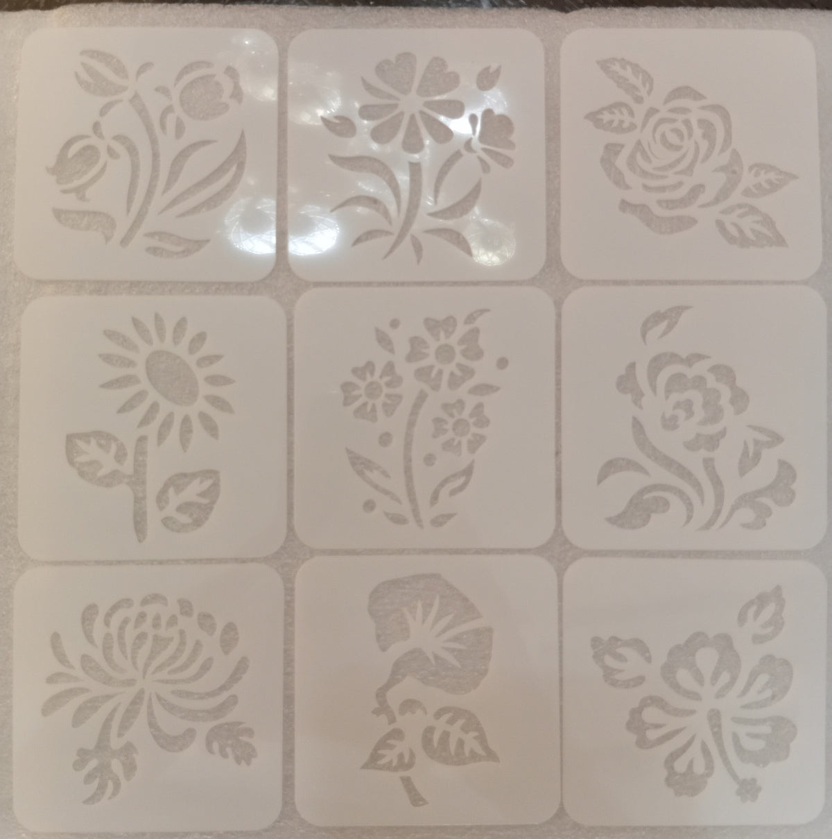 E322- 20PC FLOWERS STENCIL SET (SMALL 2.5X2.5IN)