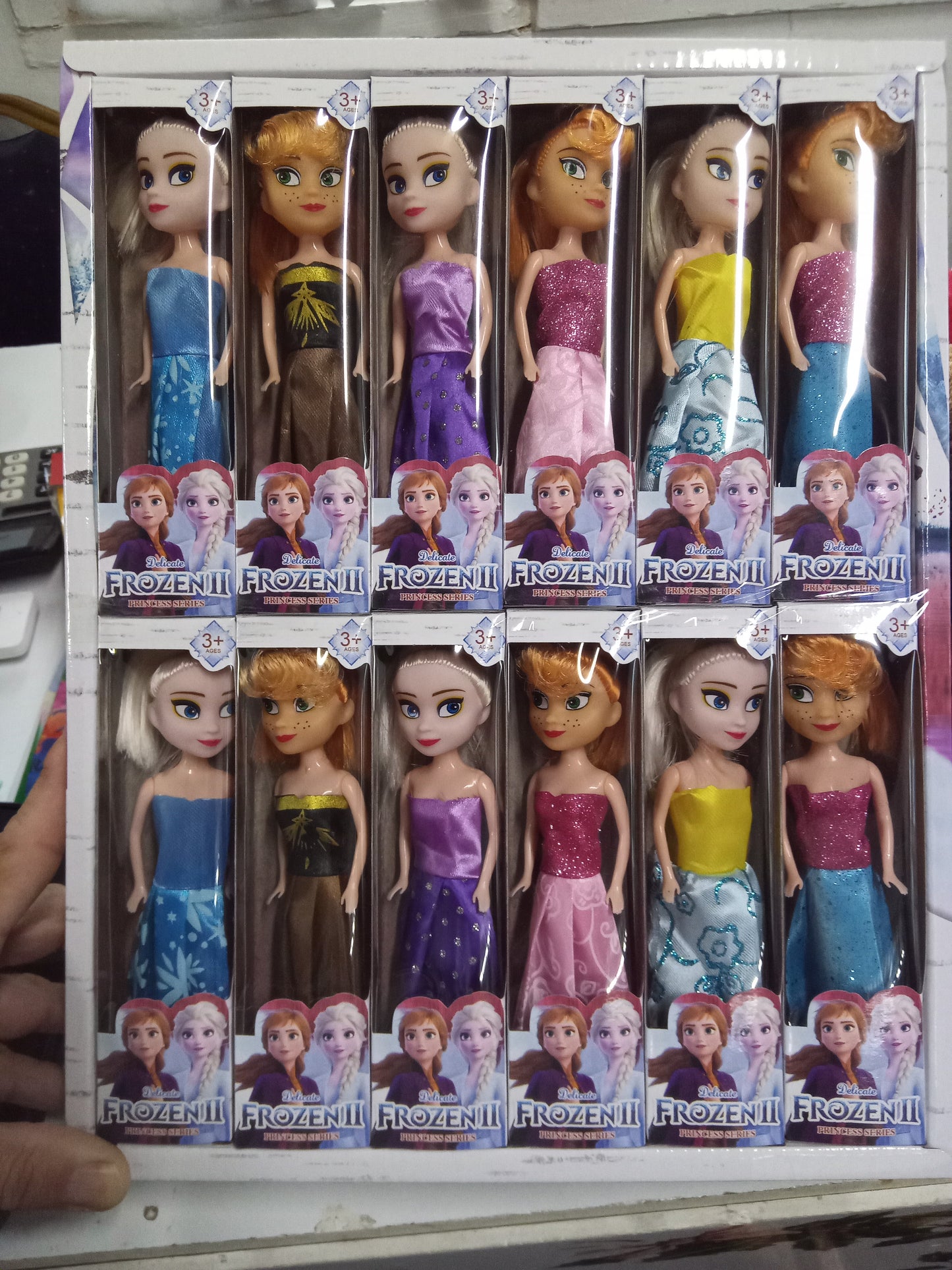 V46 - DOLLS MINI FROZEN